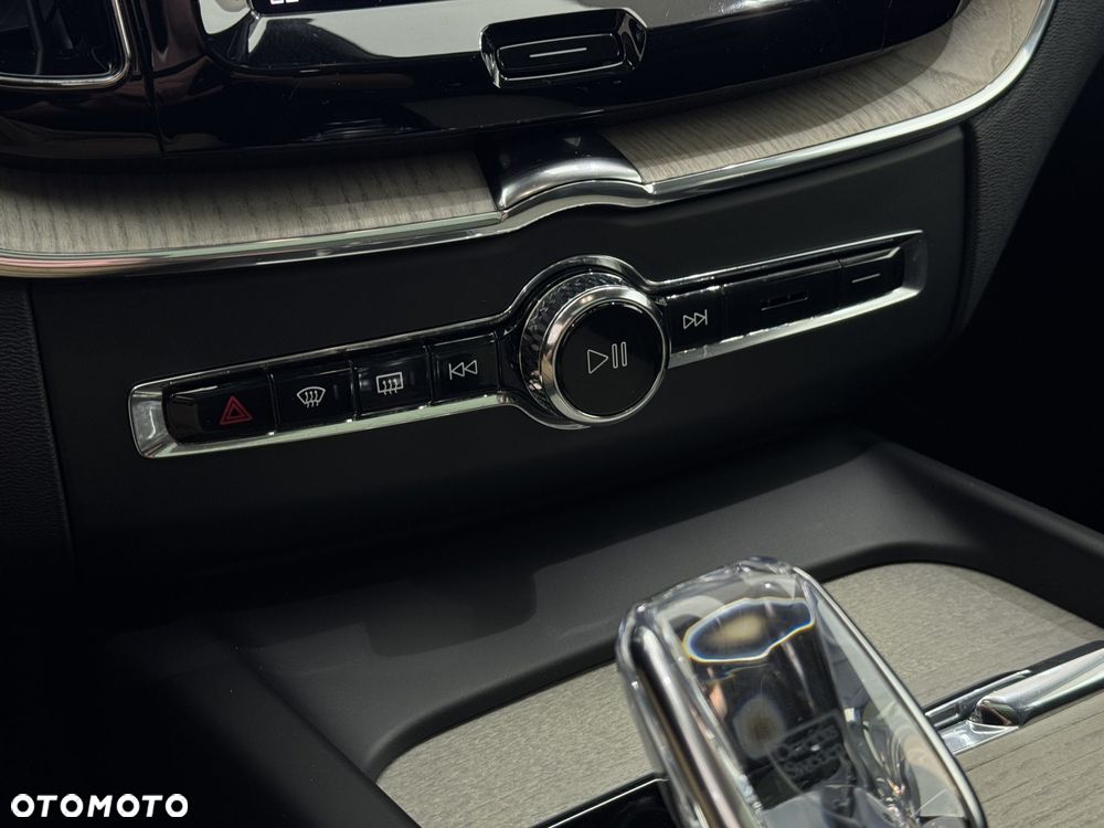 Volvo XC 60 B5 B AWD Inscription - 28
