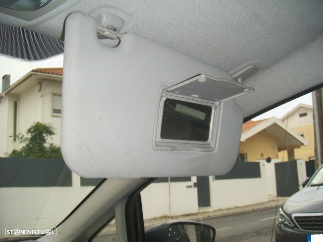 Ford Fiesta 1.4 TDCI Titanium - 25