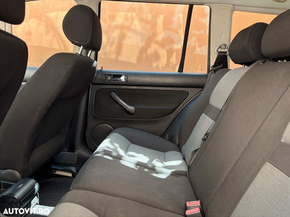 Volkswagen Golf - 5