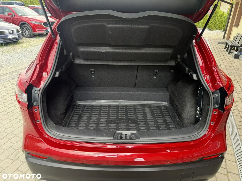 Nissan Qashqai 1.3 DIG-T N-WAY - 28