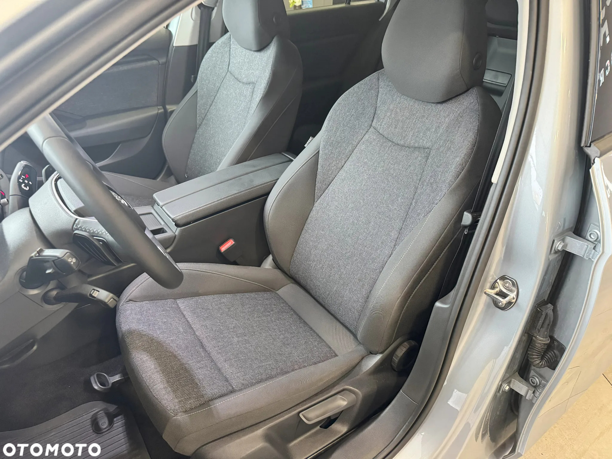 Skoda Superb 2.0 TDI SCR Essence DSG - 25