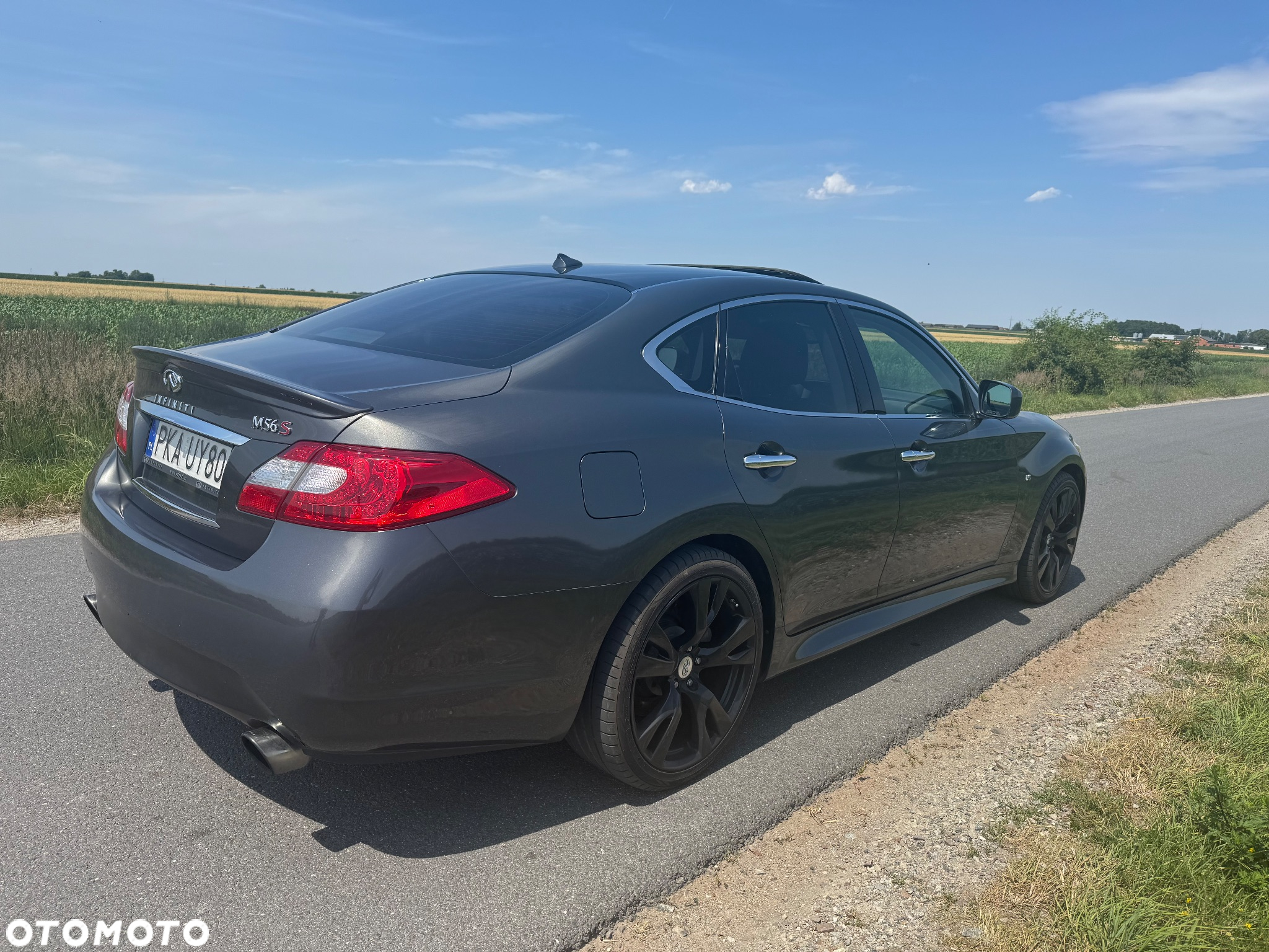 Infiniti M - 10