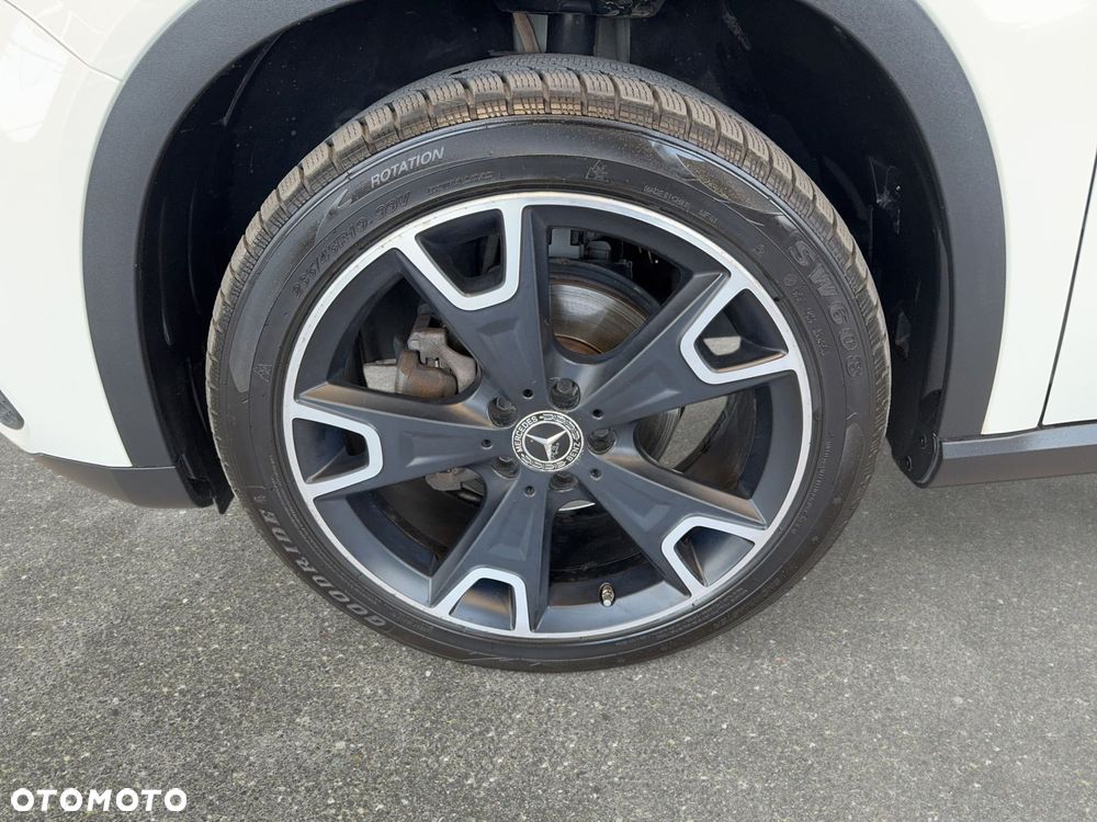 Mercedes-Benz GLA - 11