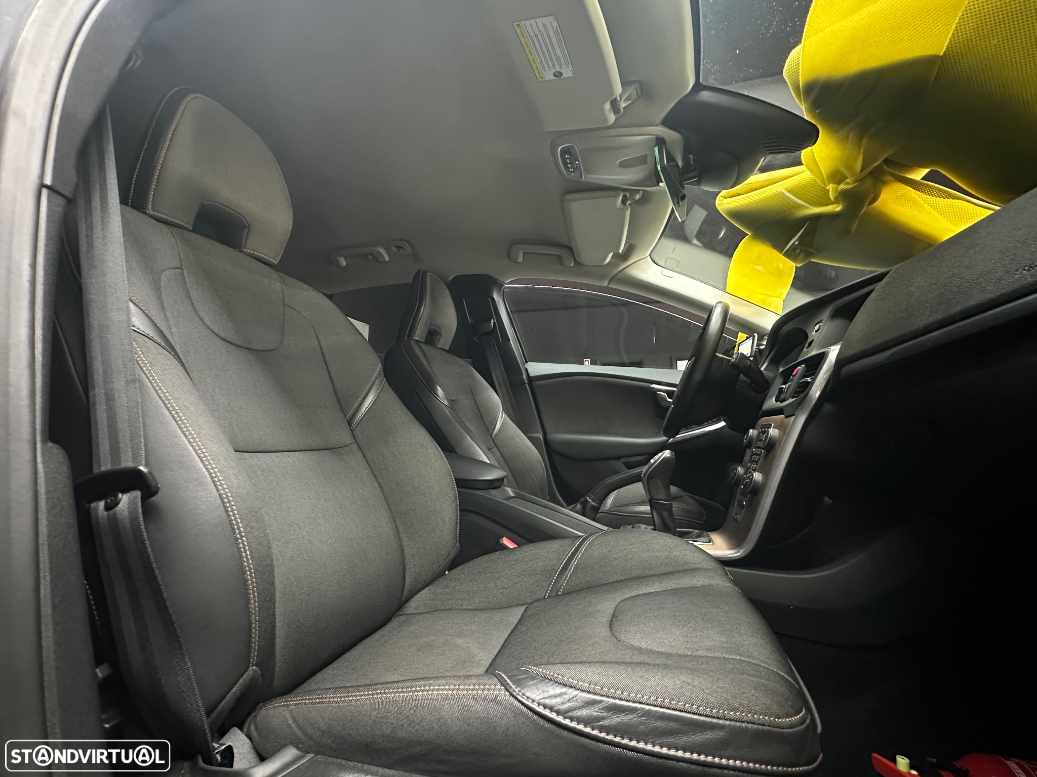 Volvo V40 Cross Country 1.6 D2 Momentum - 19