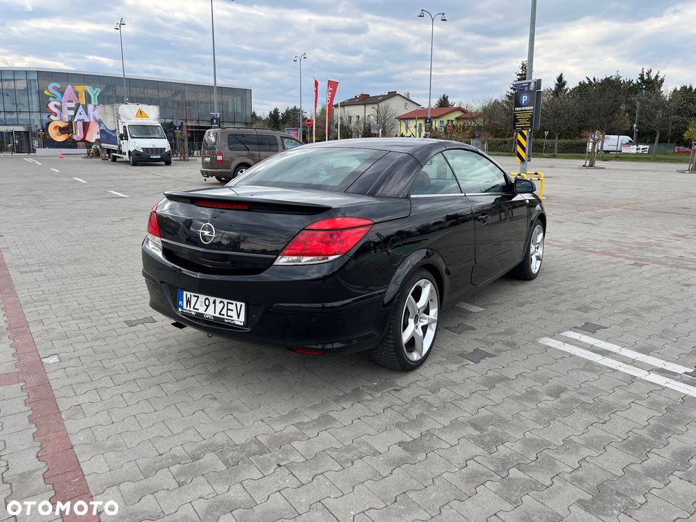 Opel Astra 1.6 Turbo Cosmo - 15