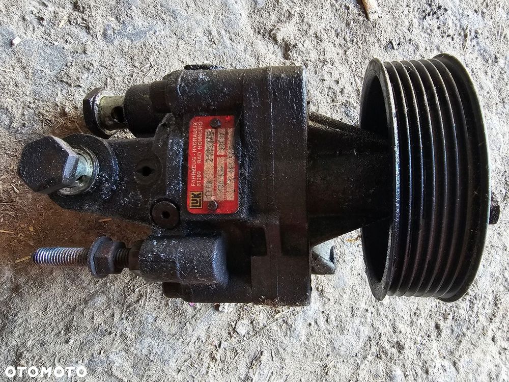 POMPA WSPOMAGANIA BMW 8 E31 4.4 V8 M62B44 2105975 - 1
