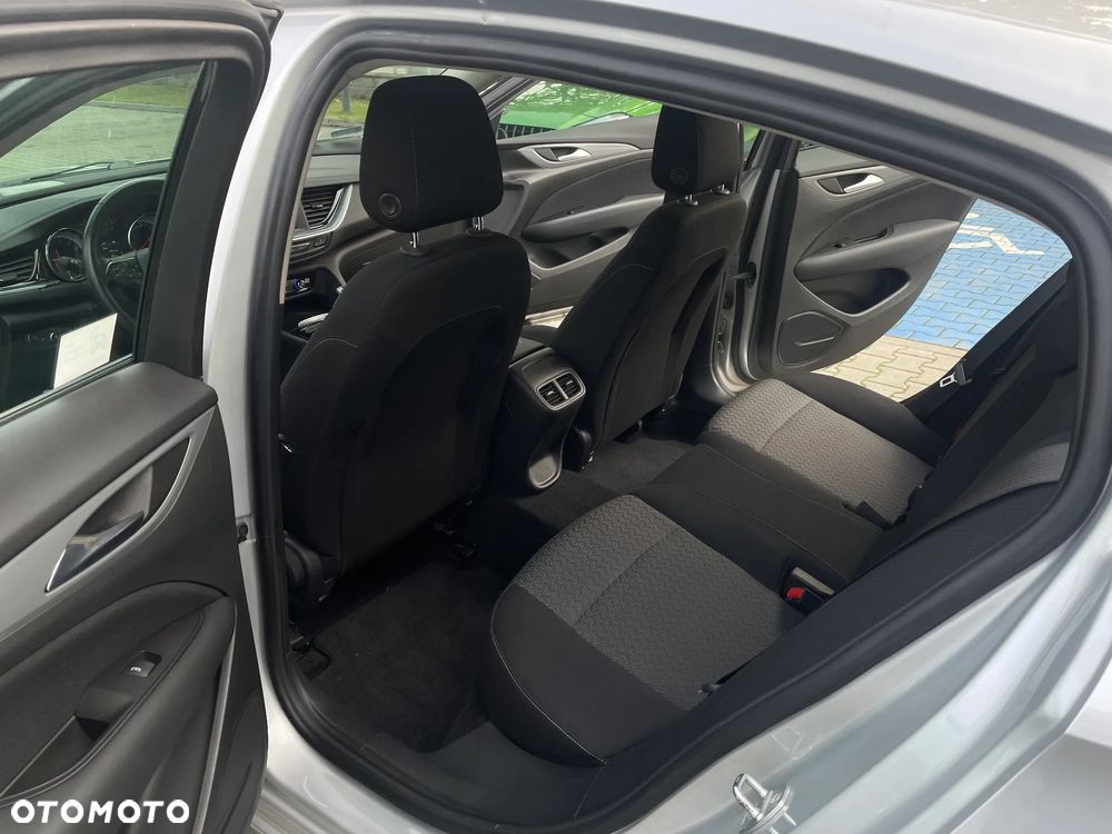 Opel Insignia - 10