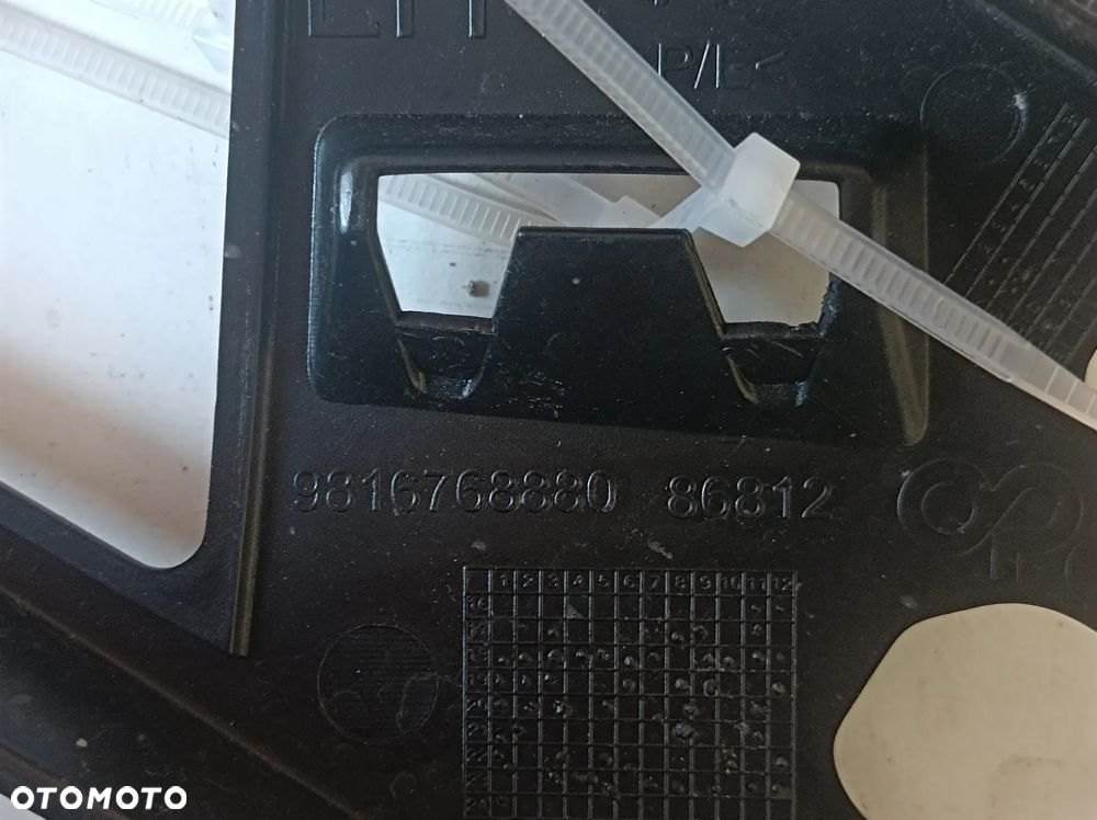 BERLINGO COMBO RIFTER 18- ŚLIZG ZDERZAKA LEWY TYŁ 9816768880 - 3