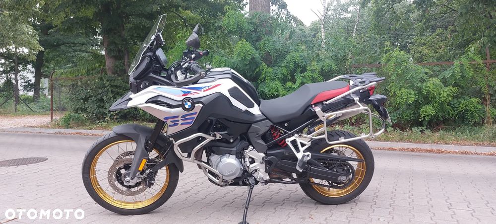 BMW F - 17