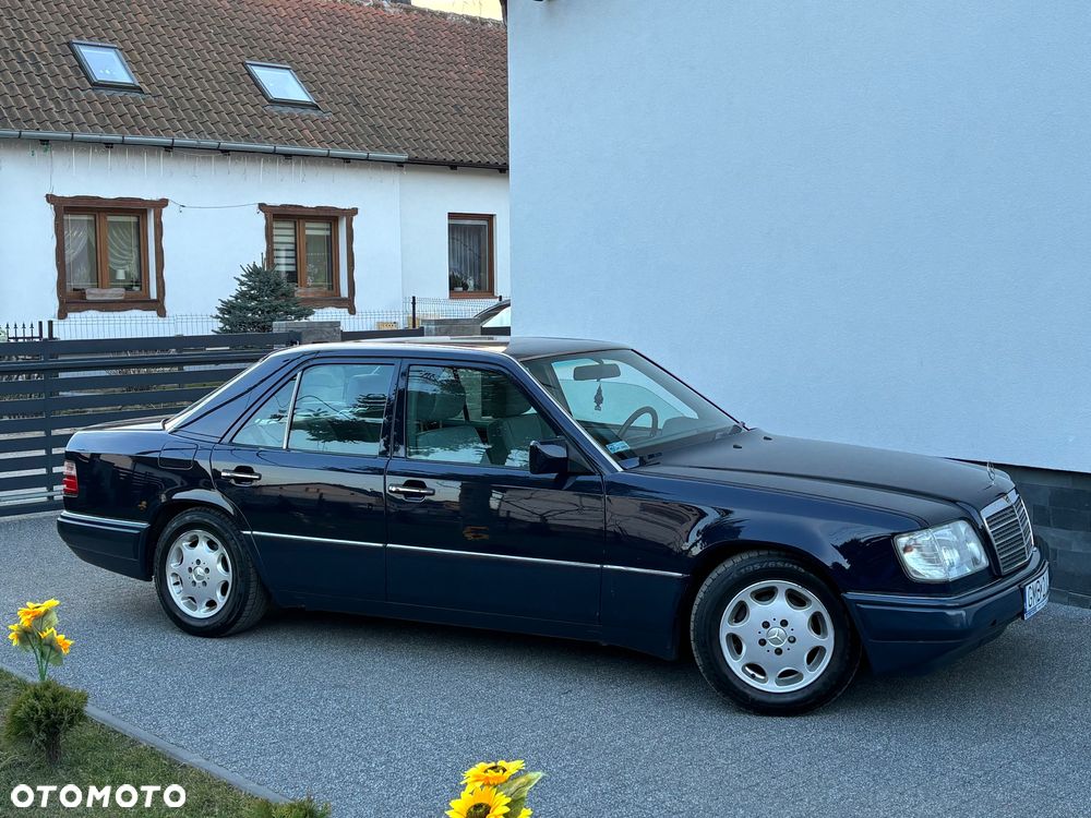 Mercedes-Benz W124 (1984-1993) - 12