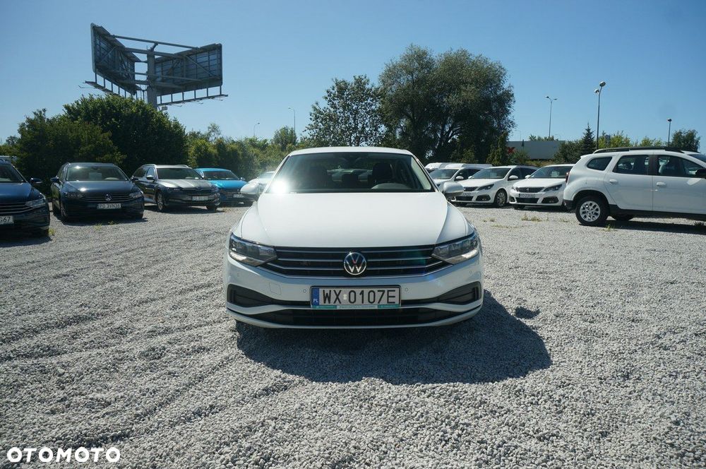 Volkswagen Passat 2.0 TDI EVO Essence DSG - 4