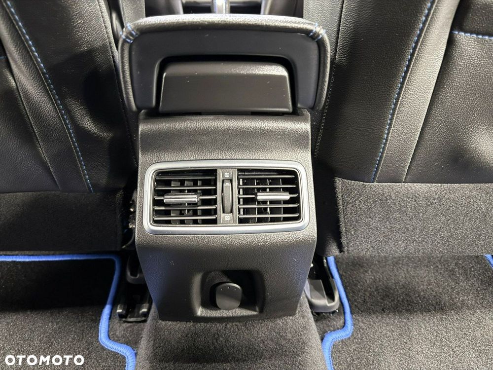 Renault Megane ENERGY TCe 205 EDC GT - 34