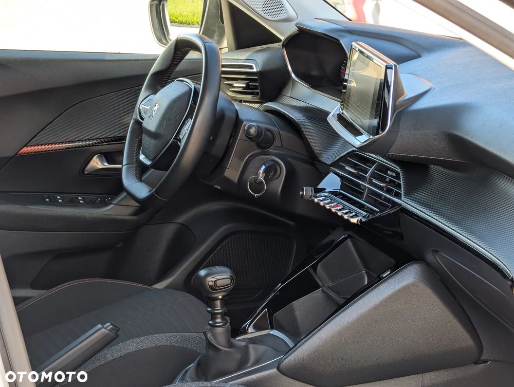 Peugeot 2008 PureTech 130 Active - 32