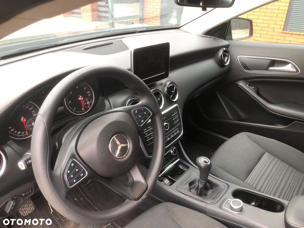 Mercedes-Benz Klasa A 180 CDI (BlueEFFICIENCY) - 9