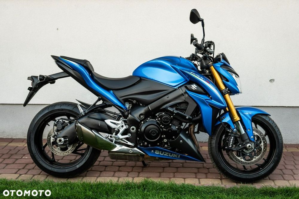 Suzuki GSX - 2