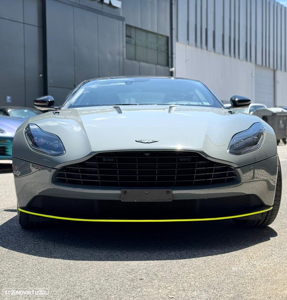 Aston Martin DB11 Coupé V12 AMR - 14