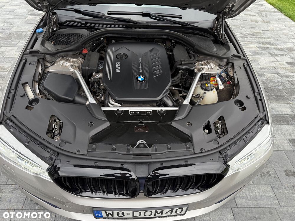 BMW Seria 5 540d xDrive - 33