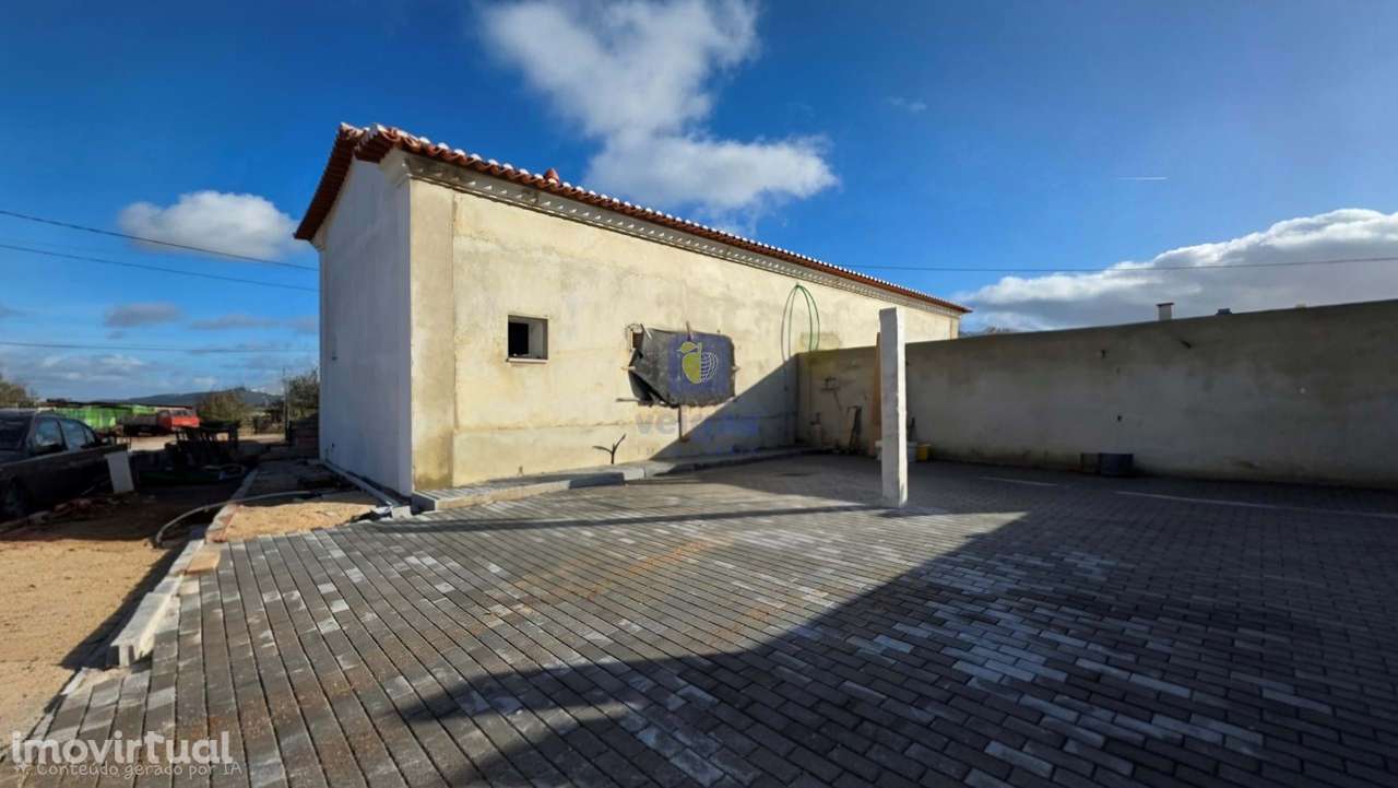 Moradia em Construção com Piscina e Espaço Exterior - Grande imagem: 4/22