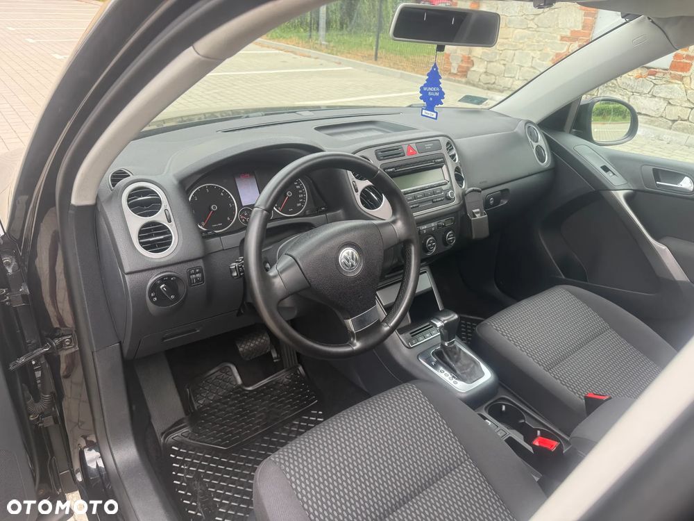 Volkswagen Tiguan - 10