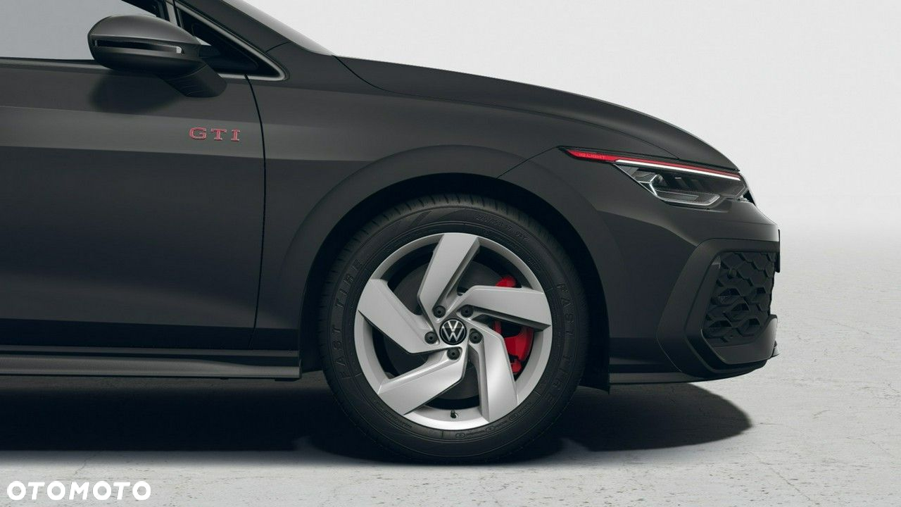Volkswagen Golf - 8