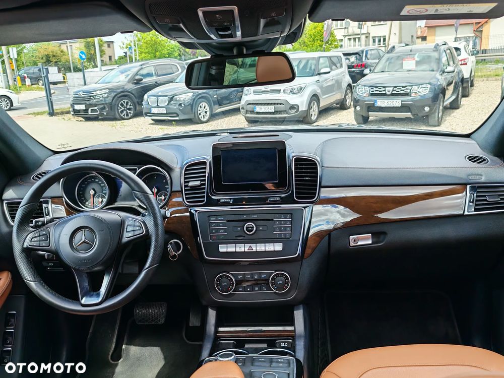 Mercedes-Benz GLS - 14