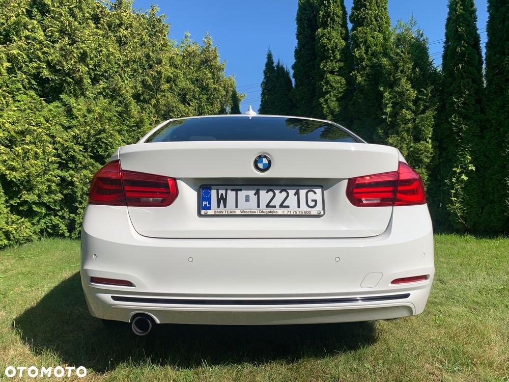 BMW Seria 3 318i - 10