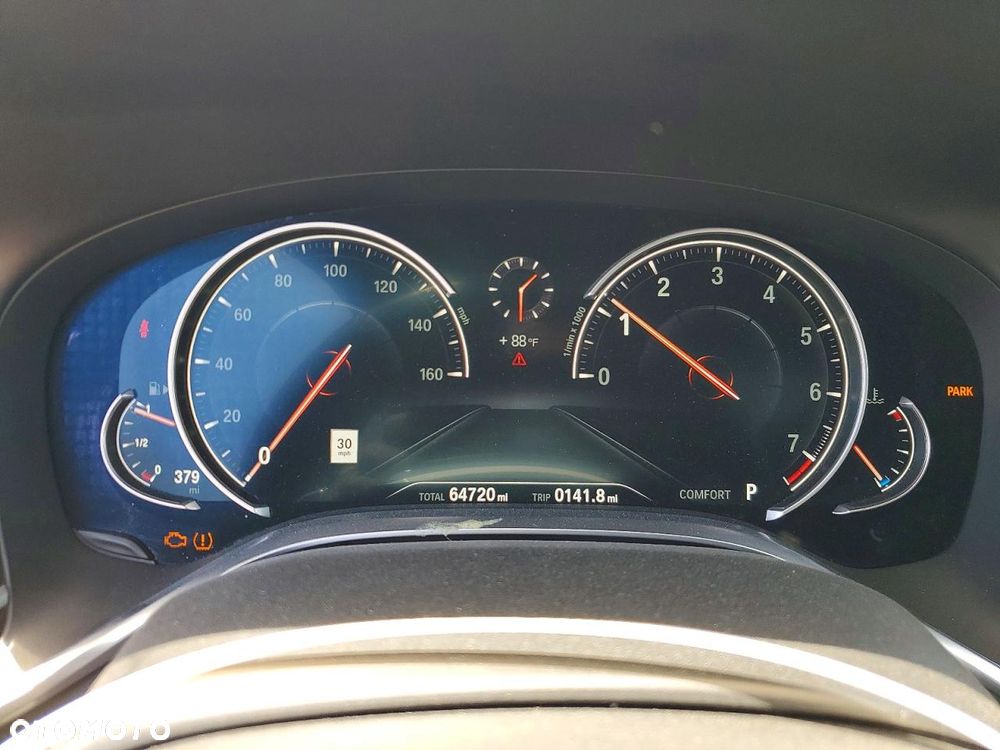 BMW Seria 7 740i - 10