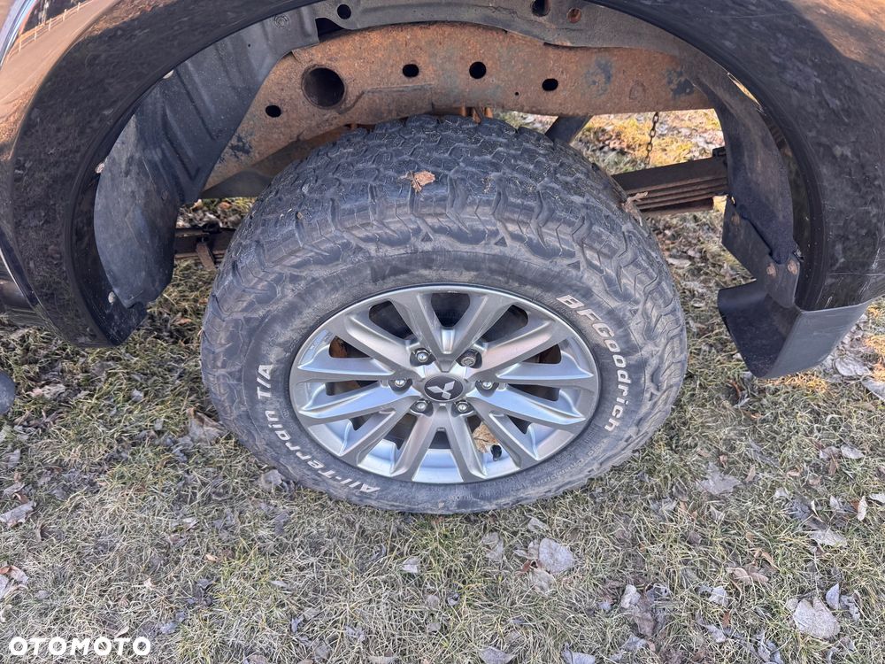 Mitsubishi L200 Pick Up 4x4 Autm Double Cab Intro Edition III - 17