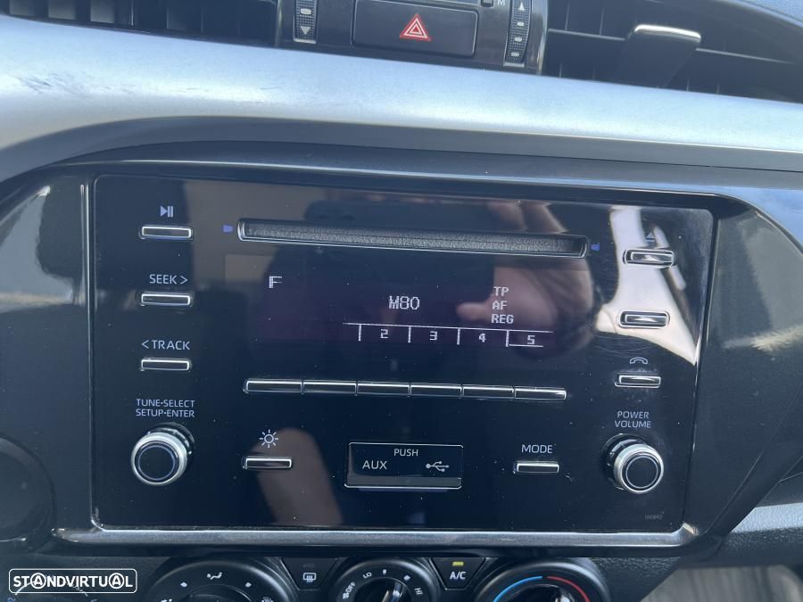 Toyota Hilux 2.4 D-4D 4WD CD CM - 32