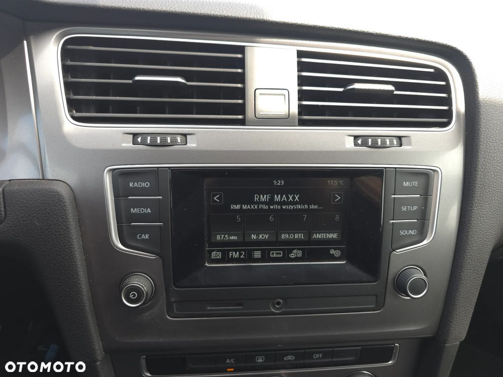 Volkswagen Golf 1.2 TSI BMT Trendline - 25
