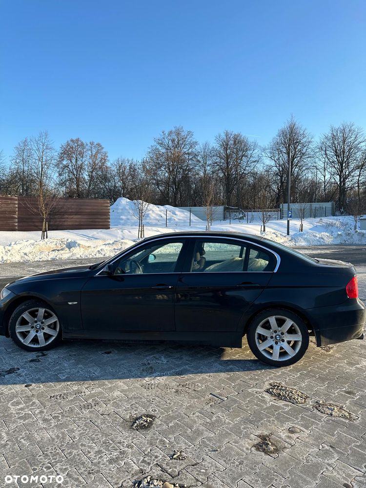 BMW Seria 3 325i - 4