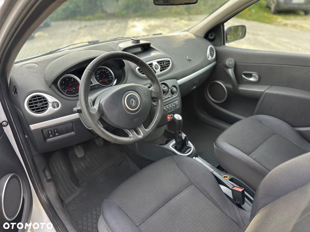 Renault Clio - 9