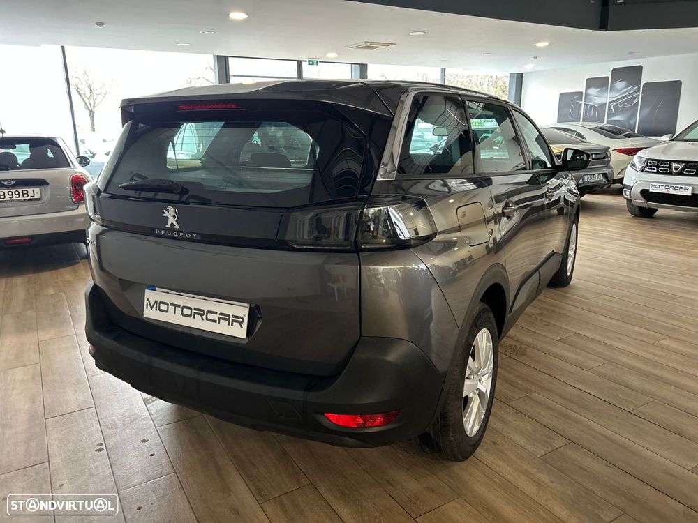 Peugeot 5008 - 8