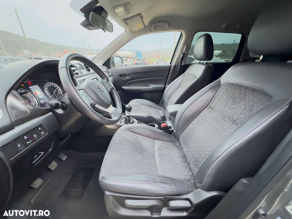 Suzuki Vitara 1.4 Boosterjet MHEV Passion - 12