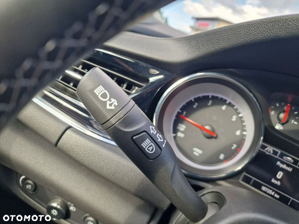 Opel Insignia - 30