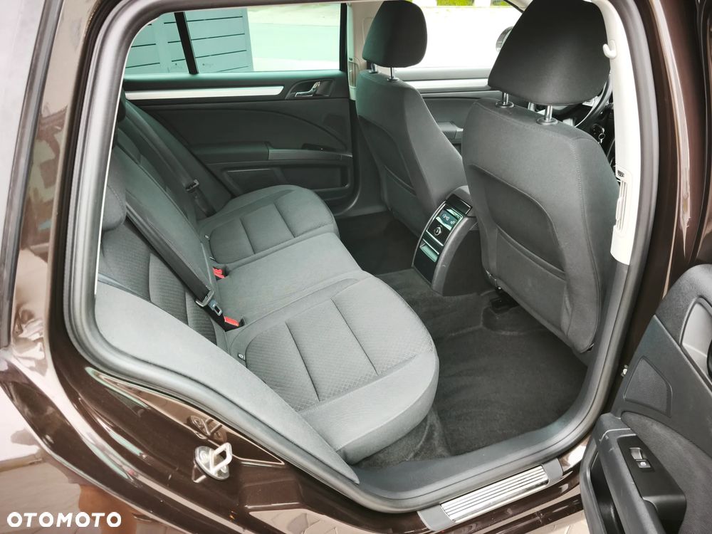 Skoda Superb 1.6 TDI GreenLine - 18