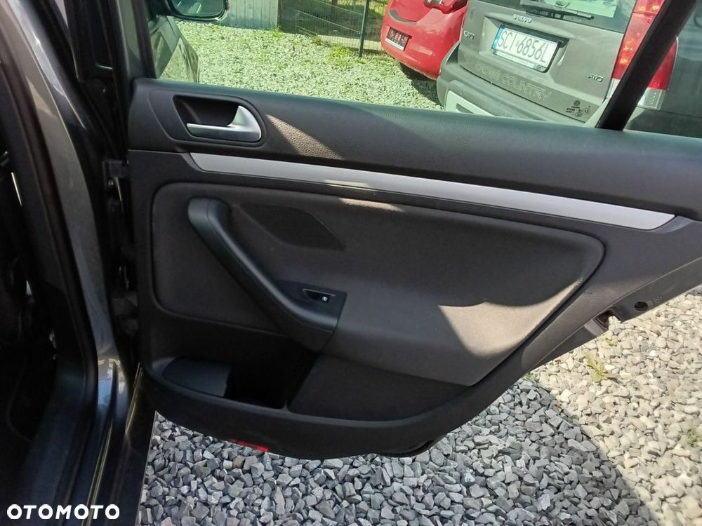 Volkswagen Golf - 24