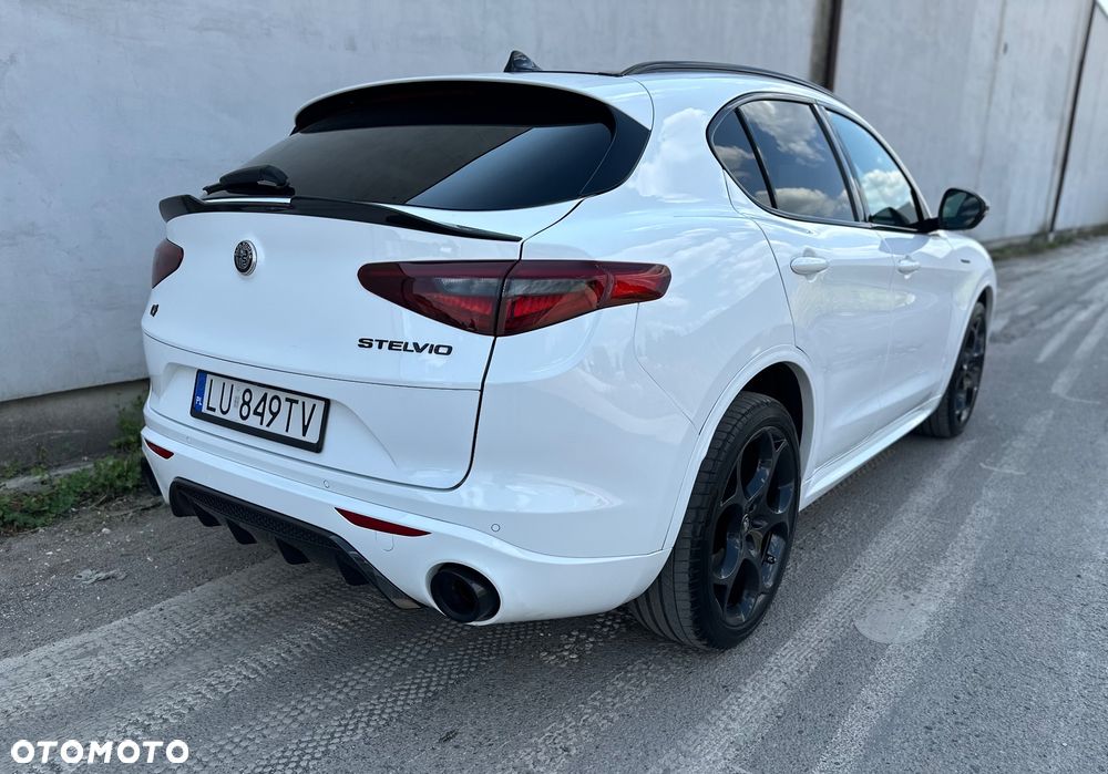Alfa Romeo Stelvio 2.0 Turbo 16V AT8-Q4 Veloce - 8