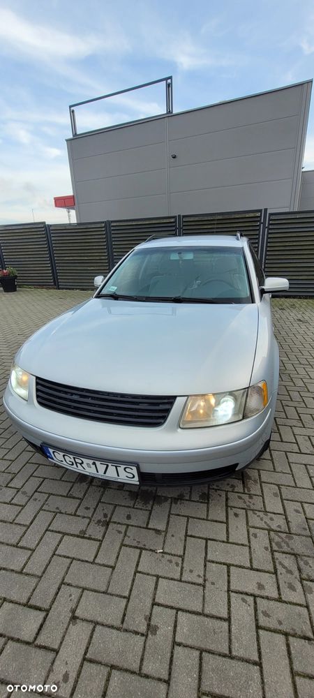 Volkswagen Passat Variant 1.8 - 8