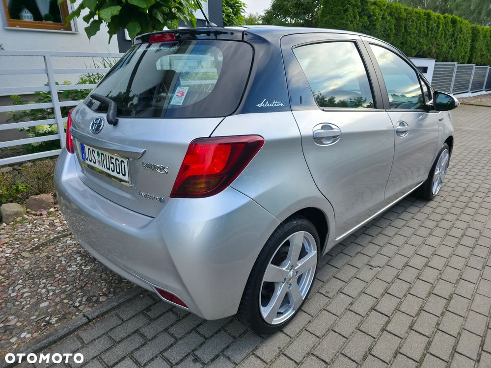 Toyota Yaris ver-hybrid-1-5-vvt--i-selection - 3