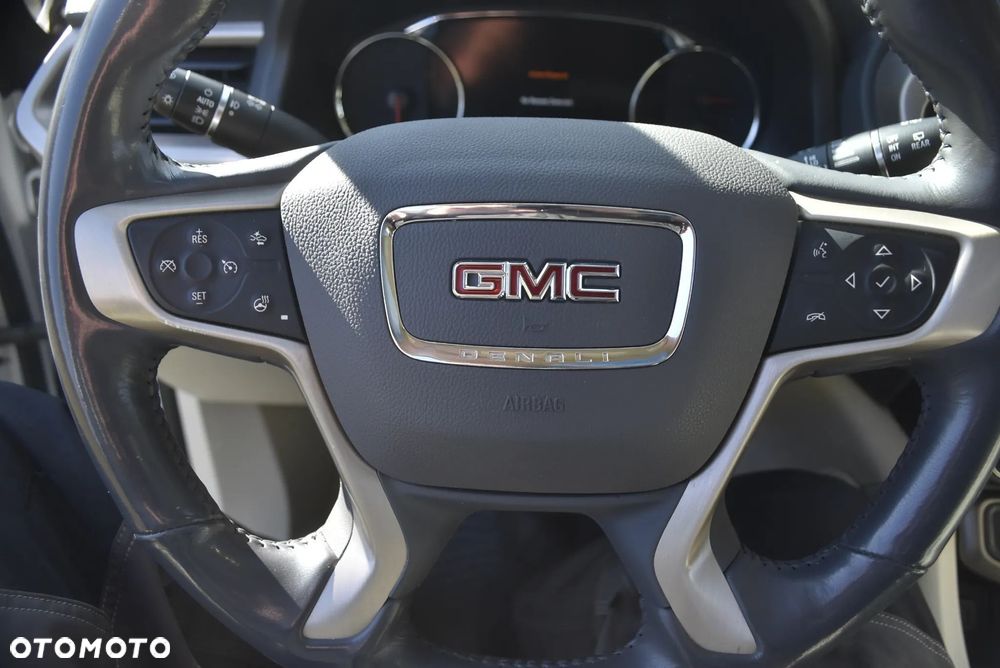 GMC Acadia - 15