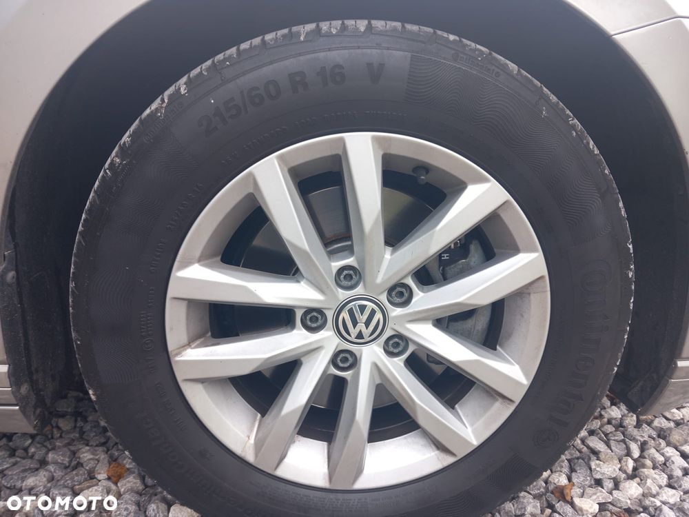 Volkswagen Passat 1.8 TSI BMT Comfortline - 10