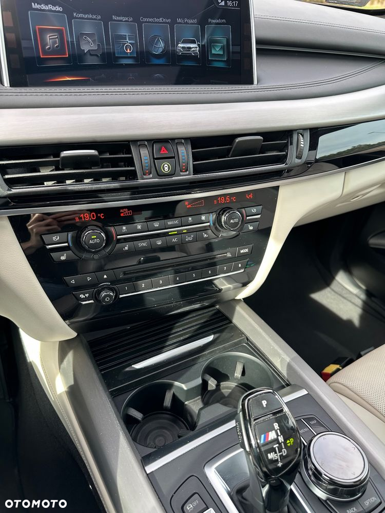 BMW X5 M M50d - 16