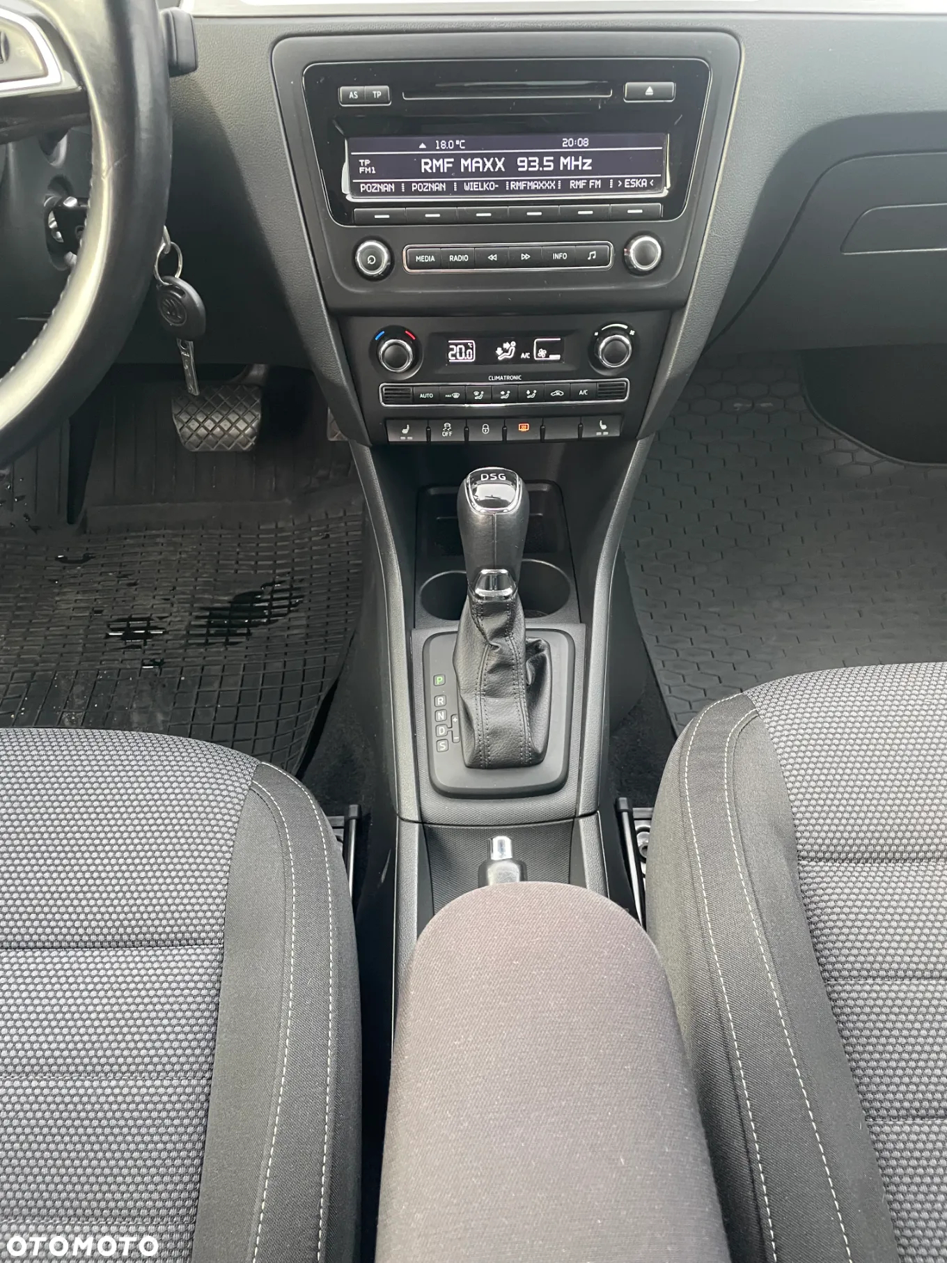 Skoda RAPID 1.4 TSI Elegance DSG - 9