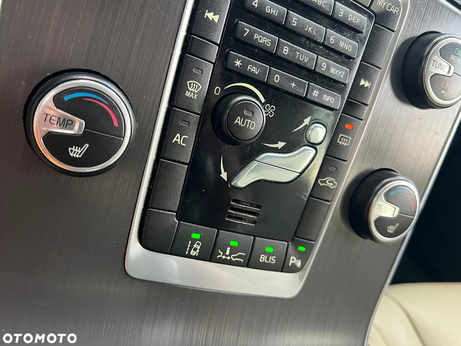 Volvo V60 D5 Summum - 25