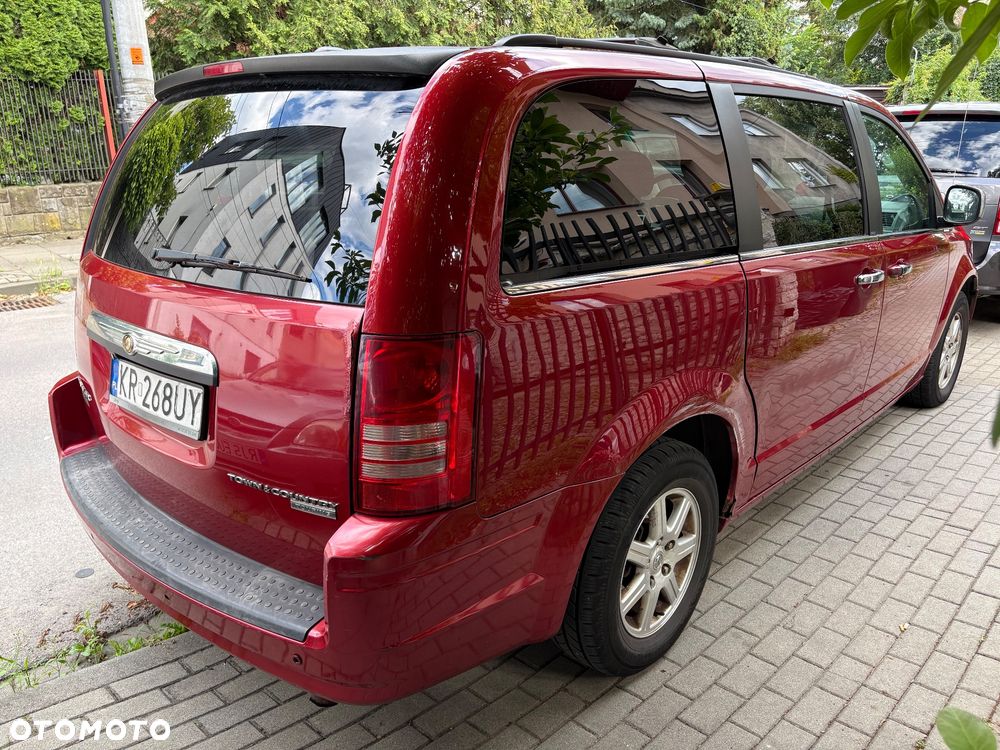 Chrysler Town & Country - 3