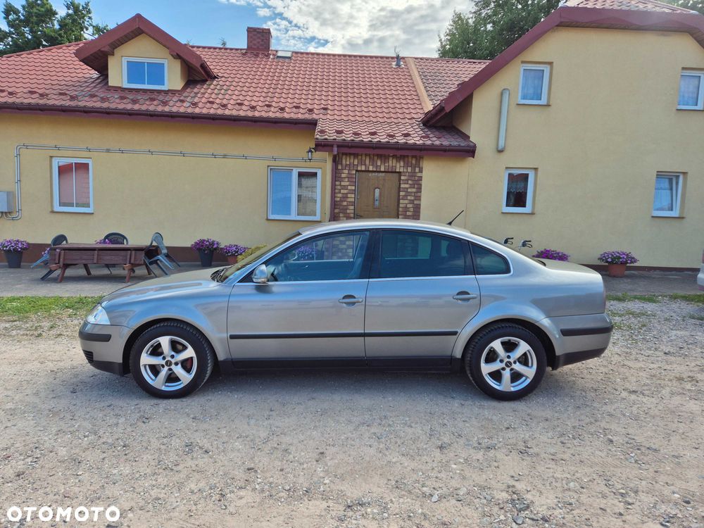 Volkswagen Passat - 2