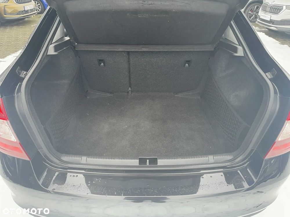 Skoda RAPID 1.0 TSI Ambition - 23