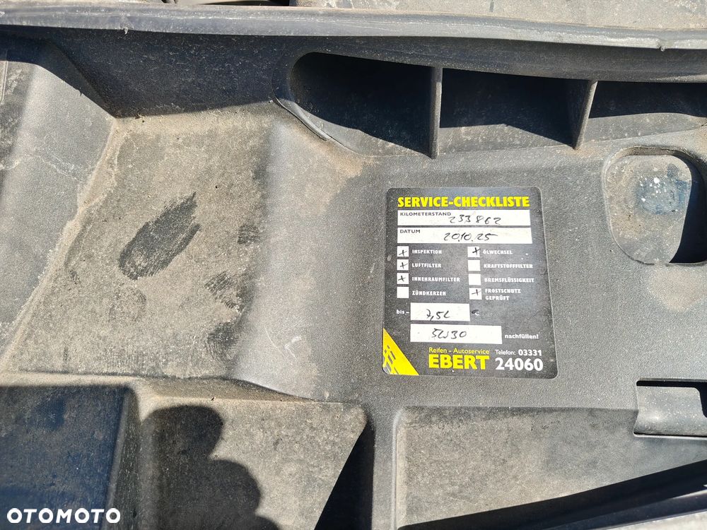 Mercedes-Benz Klasa E 300 CDI DPF BlueEFFICIENCY 7G-TRONIC Elegance - 17