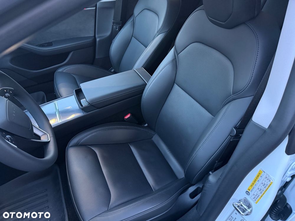 Tesla Model 3 - 9